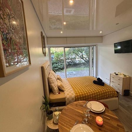 Ecrin De Verdure Au Chesnay Et Parking Gratuit Apartment Le Chesnay  Exterior photo